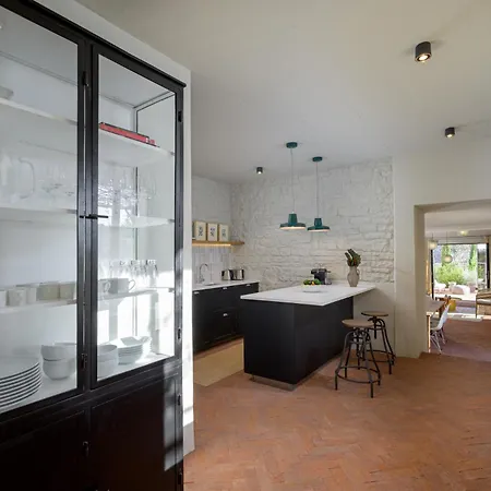 Liliana Villa *